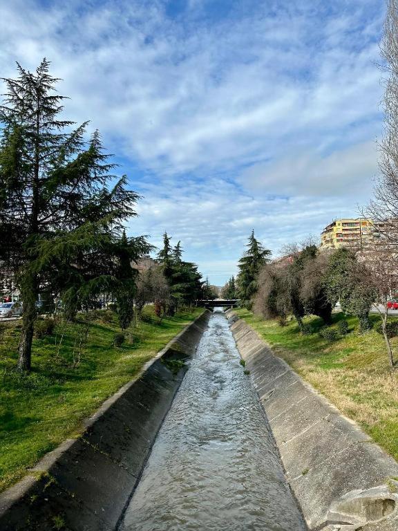 D&E Apartaments Тирана Экстерьер фото
