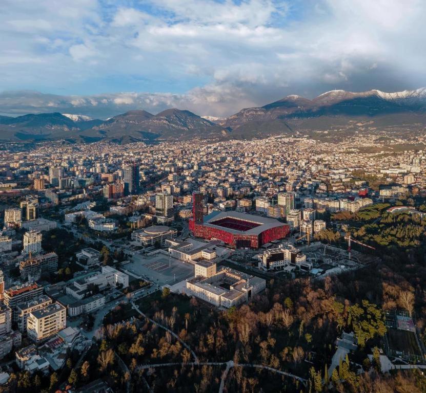 D&E Apartaments Тирана Экстерьер фото